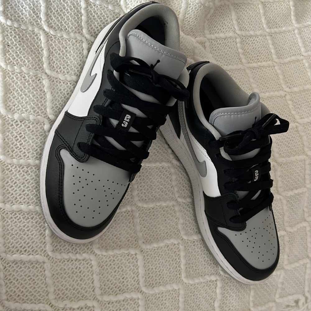 NIKE AIR JORDAN 1 LOW SHADOW